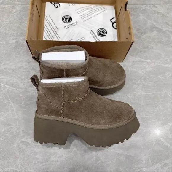 UGG Classic Ultra Mini New Heights Boot - Picture 1 of 6